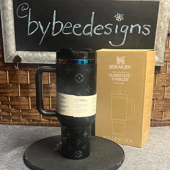 Black Fashion Patterned Tumbler - Picture 3 of 7